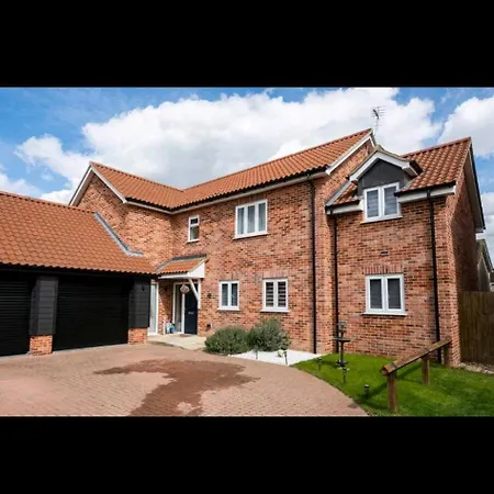 Home Away From Home Mildenhall Exterior photo